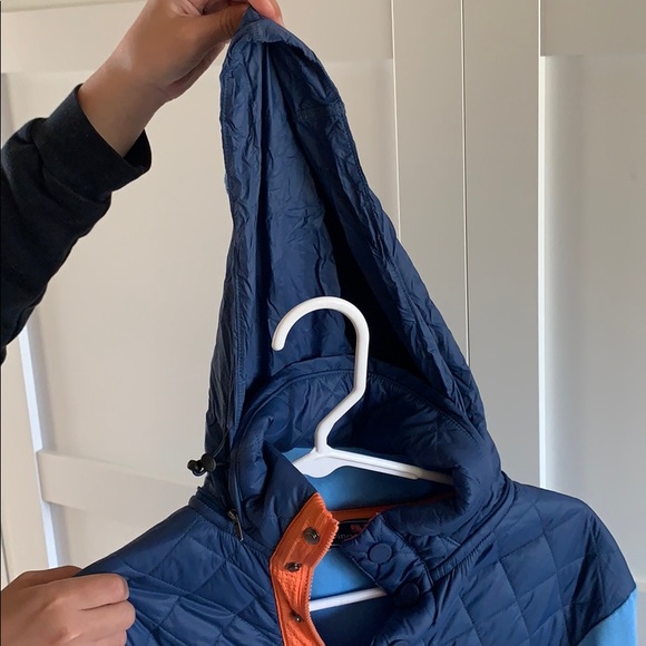 Men’s Vineyard Vines quarter-zip hoodie. - Picture 4 of 6